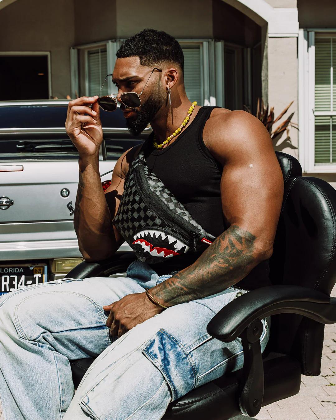 SHARKS IN PARIS THUNDERDRIP SAVVY CROSSBODY | Sprayground Everyday