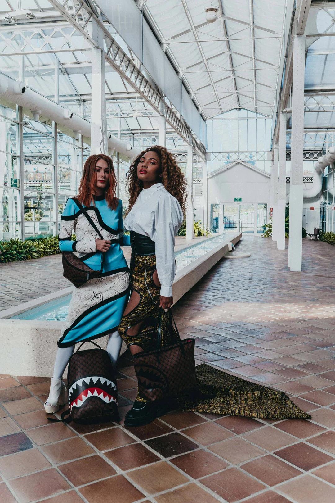 SHARKS AND SKULLS SAVVY CROSSBODY | Sprayground Premium