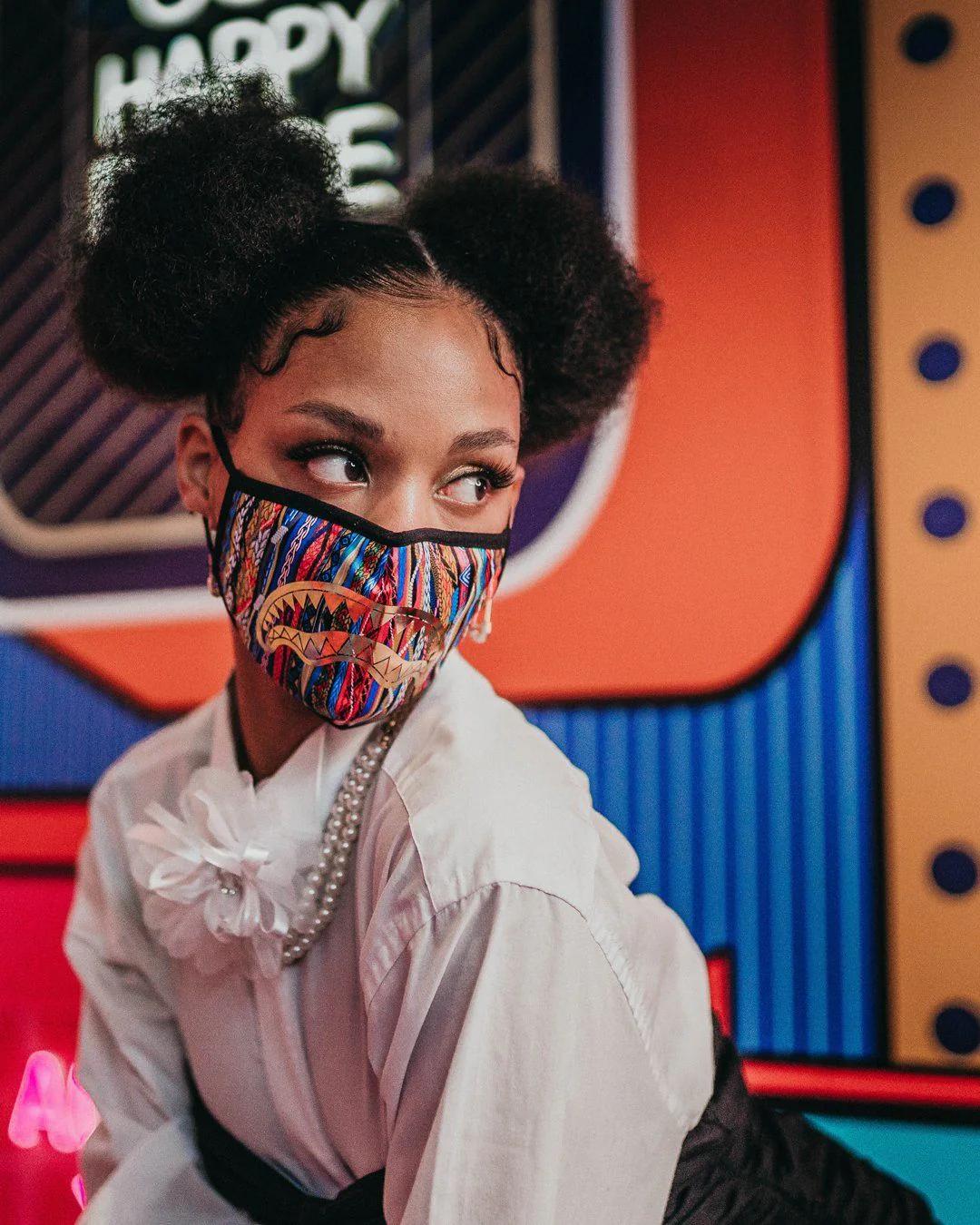 1994 GOLD METALLIC SHARK POLYESTER FACE MASK | Sprayground Signature