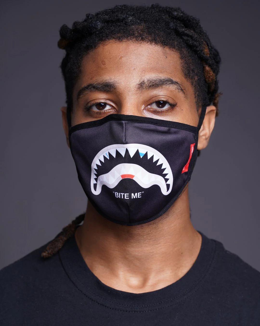 BITE ME SHARK (BLK) POLYESTER FACE MASK | Sprayground Classic