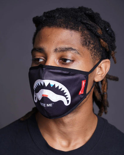 BITE ME SHARK (BLK) POLYESTER FACE MASK | Sprayground Classic