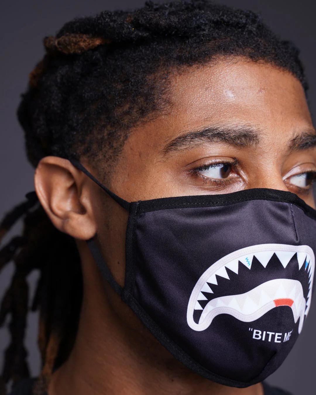 BITE ME SHARK (BLK) POLYESTER FACE MASK | Sprayground Classic