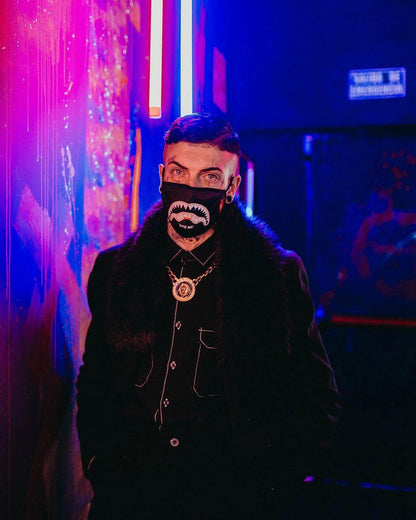 BITE ME SHARK (BLK) POLYESTER FACE MASK | Sprayground Classic