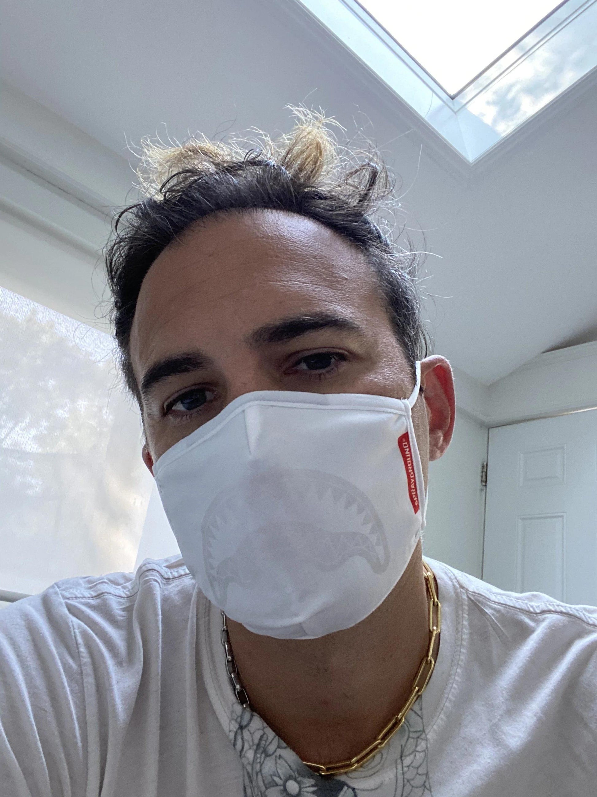 ADULT WHITE ON WHITE SHARK FORM-FITTING FACE MASK | Sprayground Essential