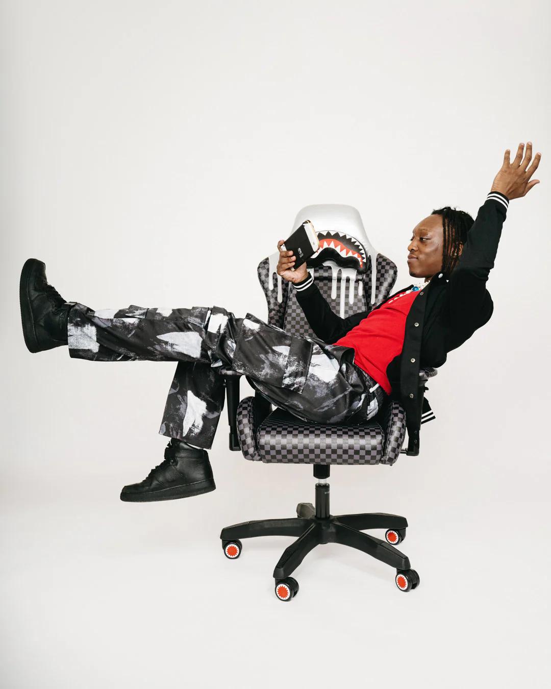 GHOST DRIP SHARK CHAIR | Sprayground Essential