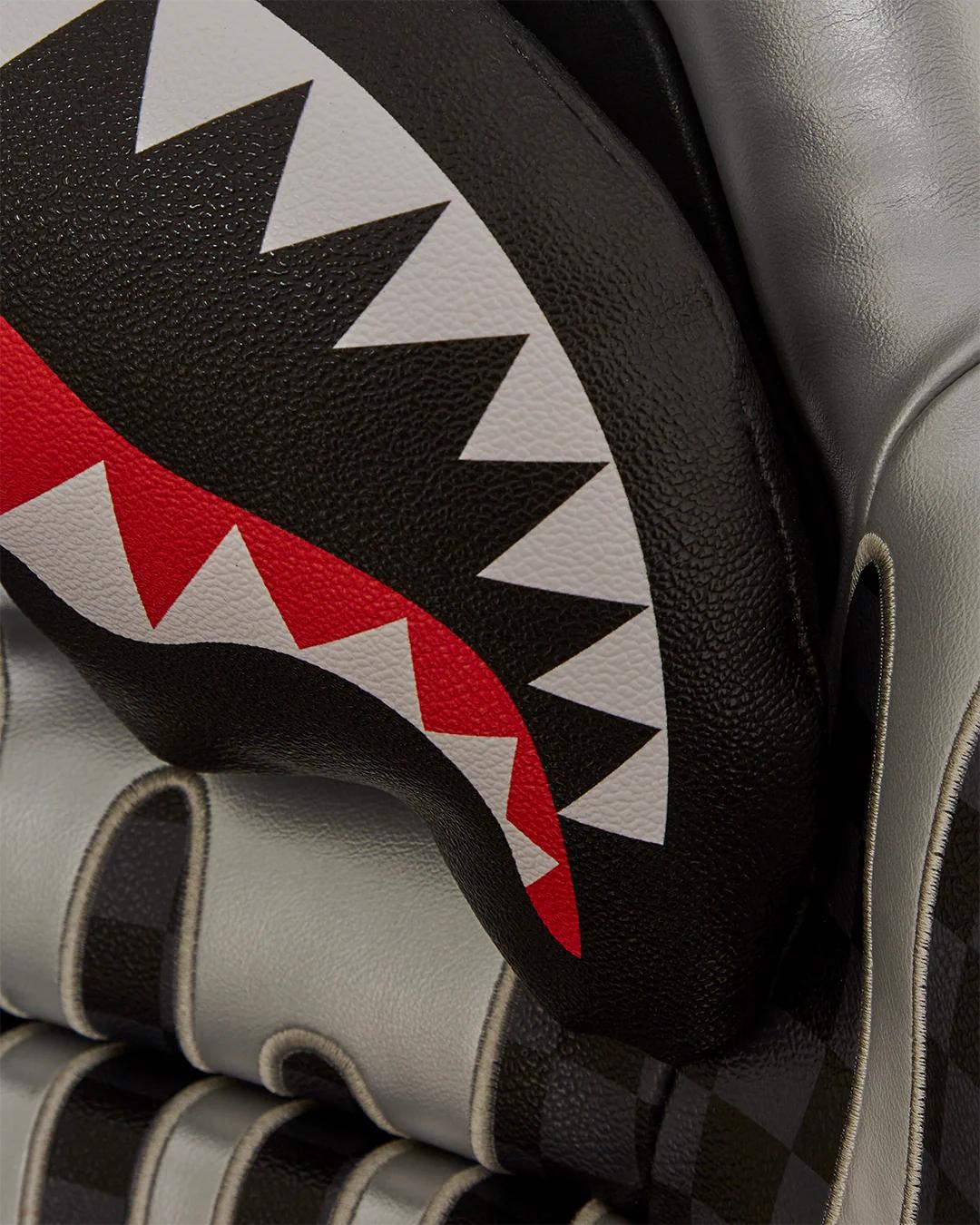 GHOST DRIP SHARK CHAIR | Sprayground Essential