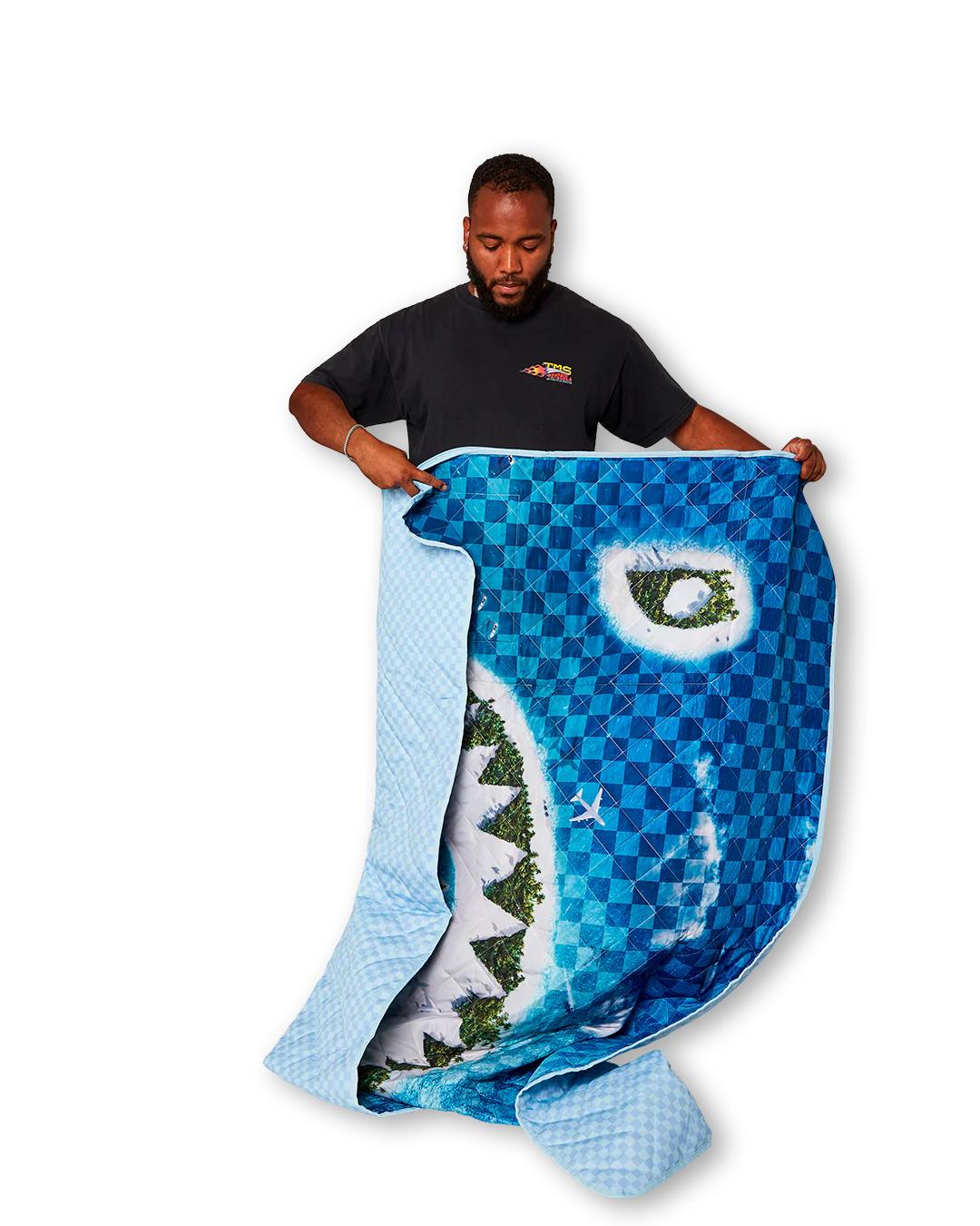 SHARK ISLAND PACKABLE BEACH MAT BLANKET WATER RESISTANT CONVERTIBLE TO | Sprayground Trending