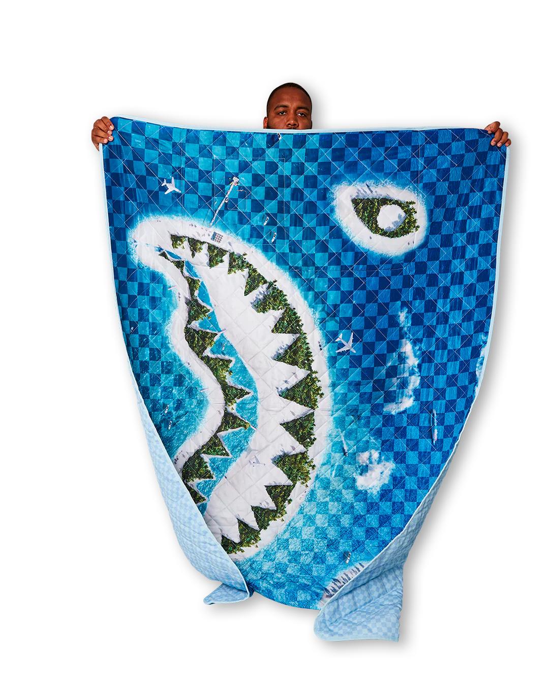 SHARK ISLAND PACKABLE BEACH MAT BLANKET WATER RESISTANT CONVERTIBLE TO | Sprayground Trending