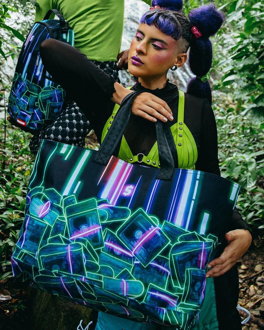 暗号通貨スタック (CRYPTO STACKS) TOTE | Sprayground Latest