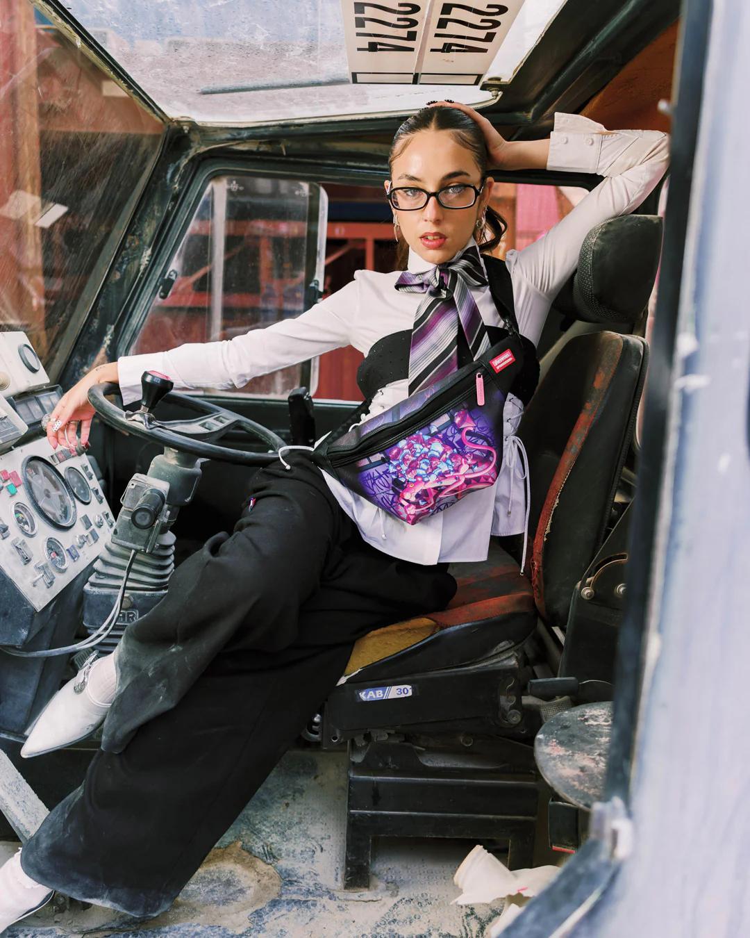 PINK PANTHER DIAMOND HEIST SAVVY CROSSBODY | Sprayground Essential