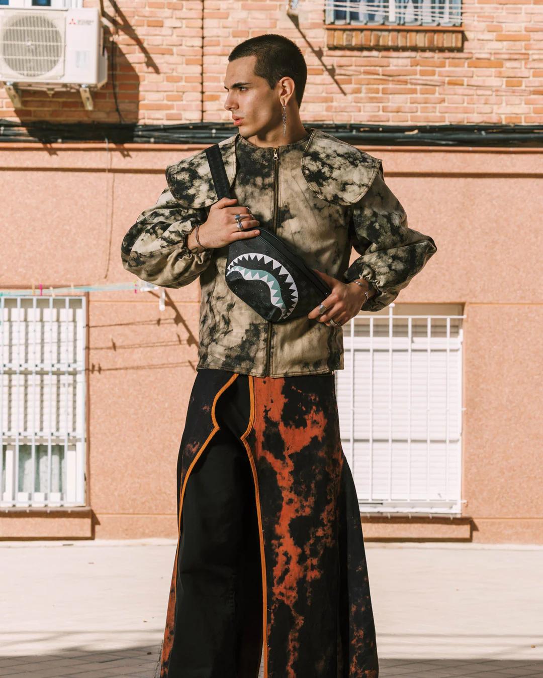 DEEPSPACE SIDE DRIP SAVVY CROSSBODY | Sprayground Popular