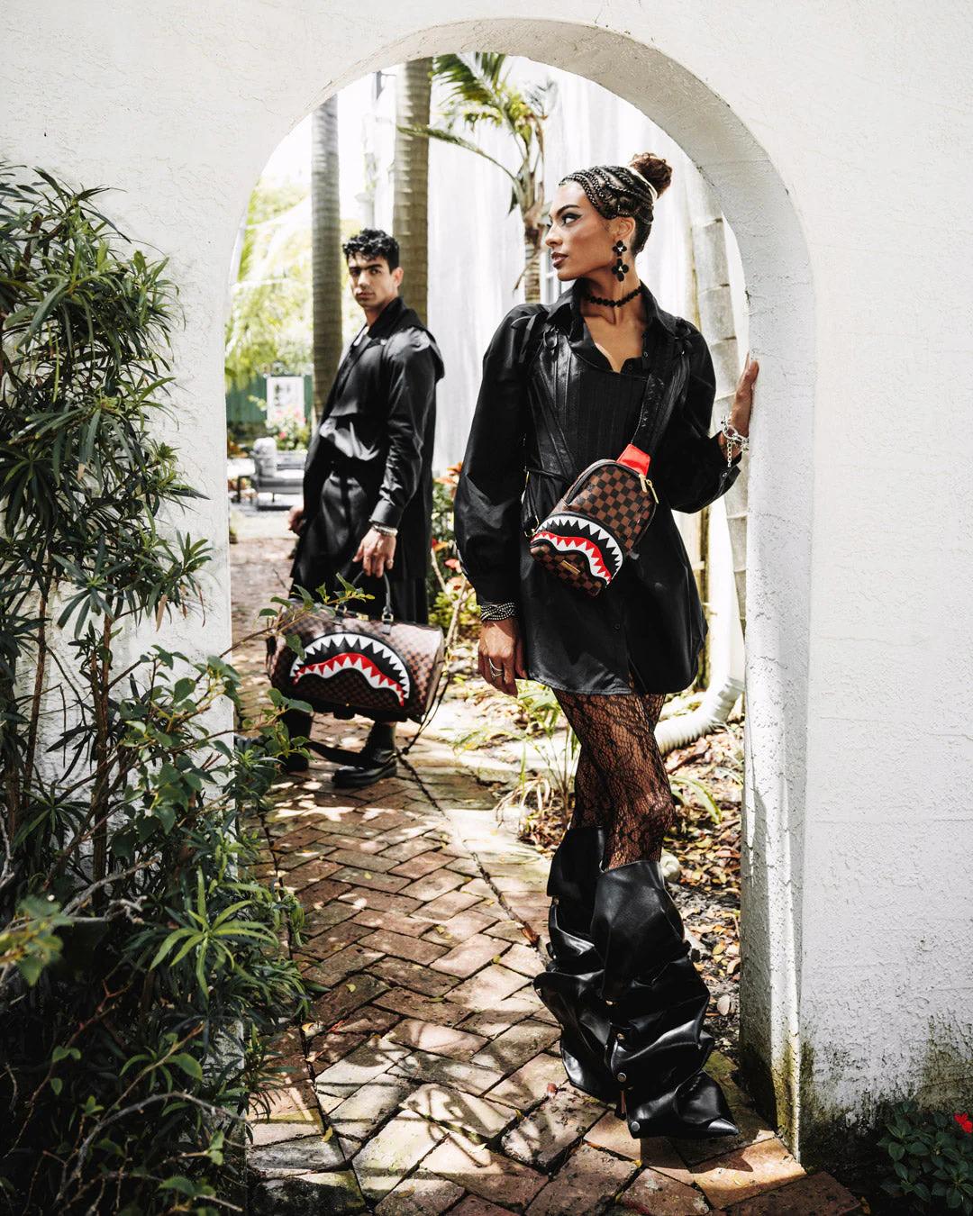 SAWTOOTH SHARKS IN PARIS ONE-STRAP SLING | Sprayground New