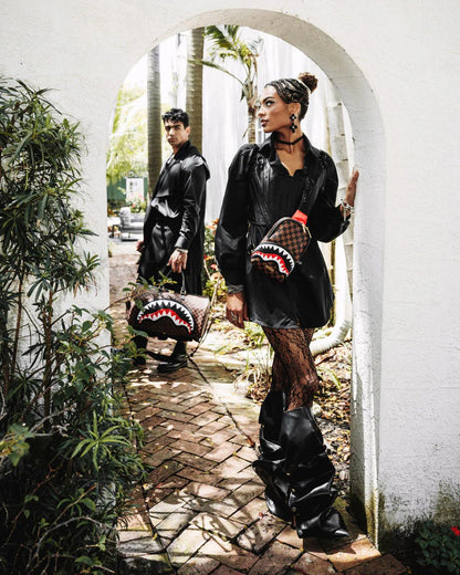 SAWTOOTH SHARKS IN PARIS ONE-STRAP SLING | Sprayground New