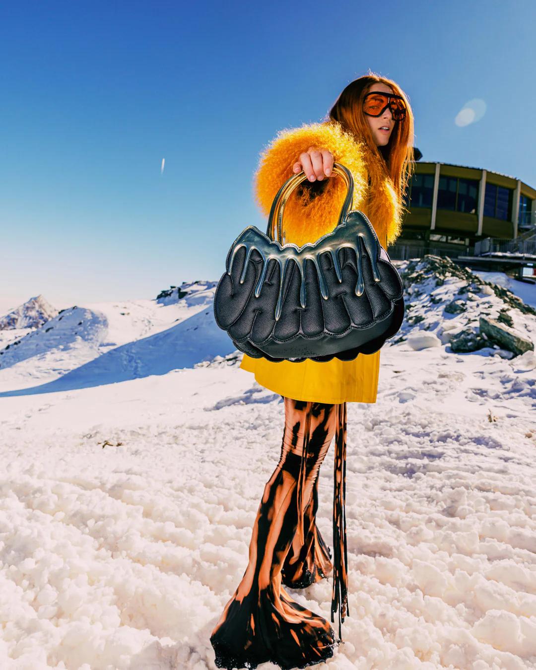 GOLDHEART SHARK DRIP HANDBAG | Sprayground Recommended