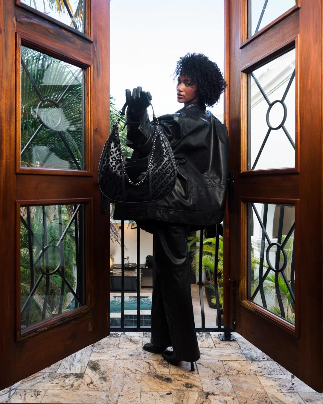 NEMESIS HUNT VICE SHOULDER BAG | Sprayground Essential