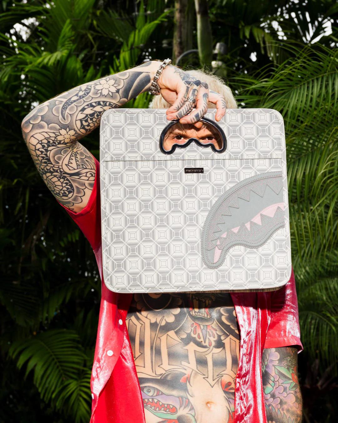 A.I.8 AFRICAN INTELLIGENCE BOOKED & BUSY CITY SAVVY HANDBAG | Sprayground Featured