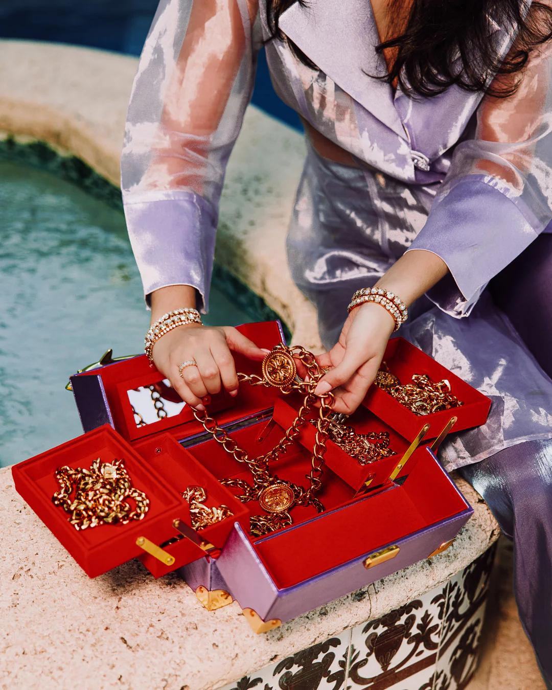 SHARKS OF THE GOLD OCEAN JEWELRY CASE | Sprayground Latest