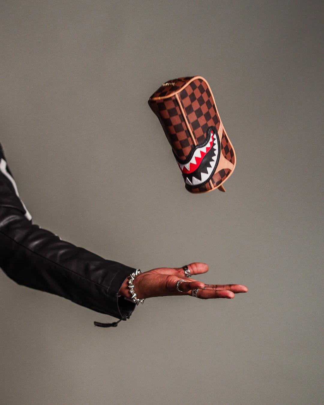 HENNYVILLE POUCH | Sprayground Trending