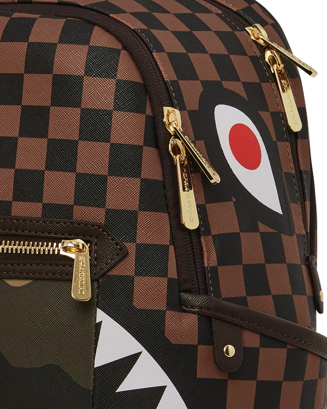 EXTERIOR GOLD ZIP POCKET SHARKS IN PARIS SAVAGE BACKPACK | Sprayground Classic