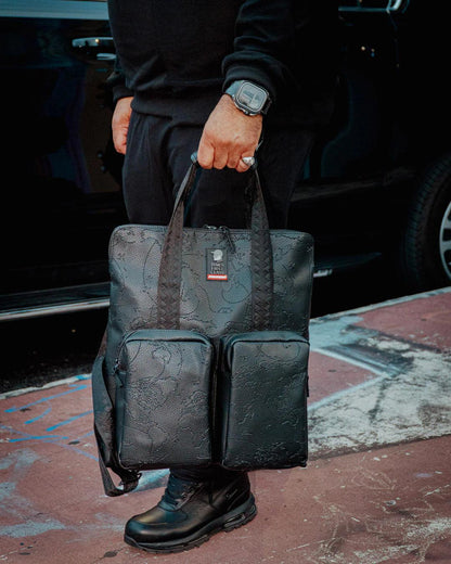 JAMES FIRST CLASS TYCOON TRAVELER CROSSOVER MESSENGER BAG | Sprayground Best Seller