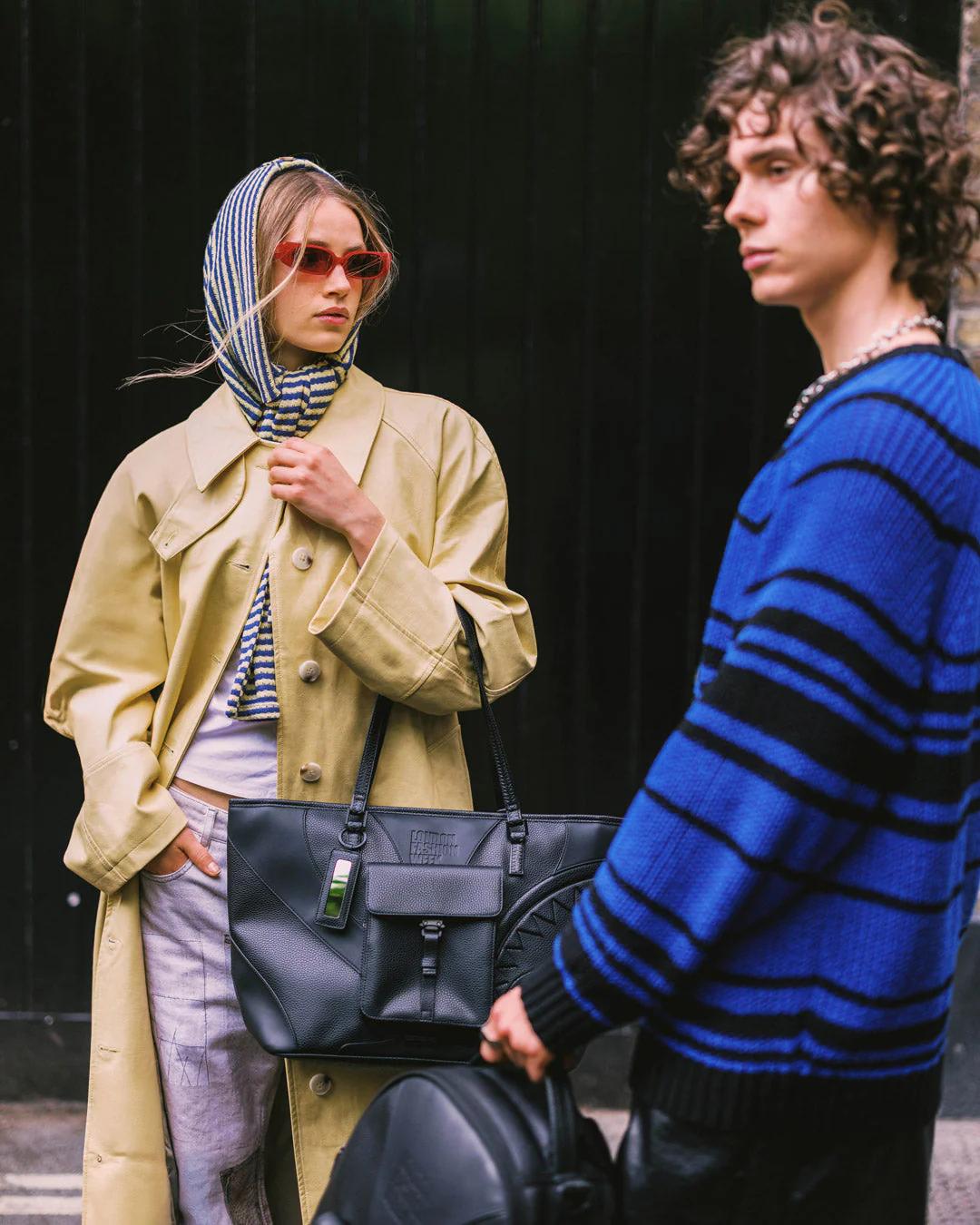 LONDON FASHION WEEK RED CARPET READY TOTE | Sprayground Value