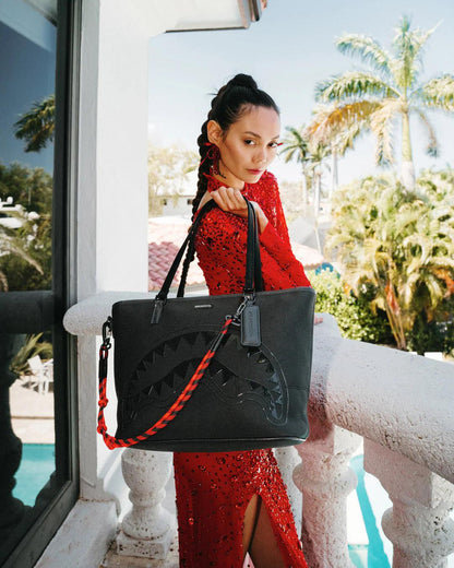 SHARK CENTRAL KYUSHU MOUNTAIN TOTE | Sprayground Signature