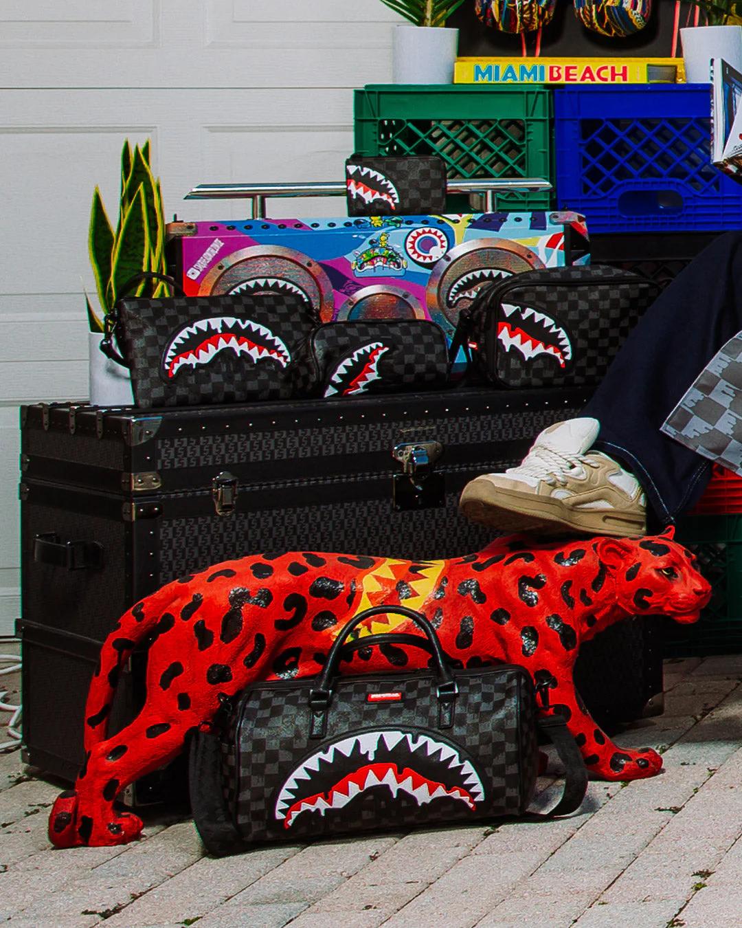 SHARKS IN PARIS THUNDERDRIP WALLET | Sprayground Best Seller