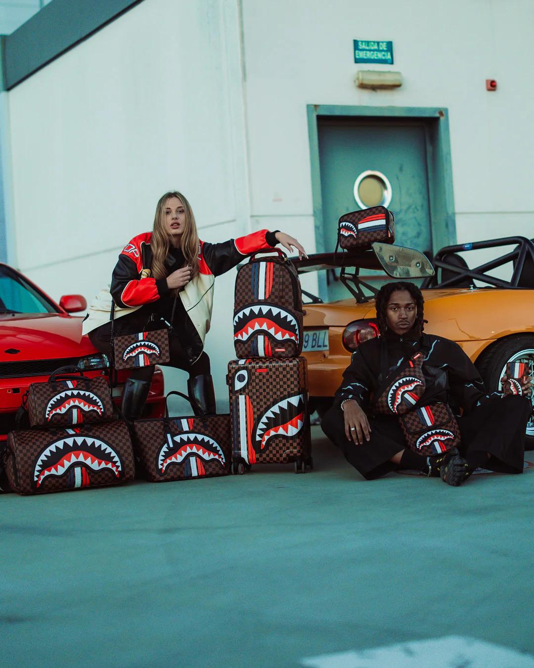 SHARKS IN PARIS GT WALLET | Sprayground Everyday