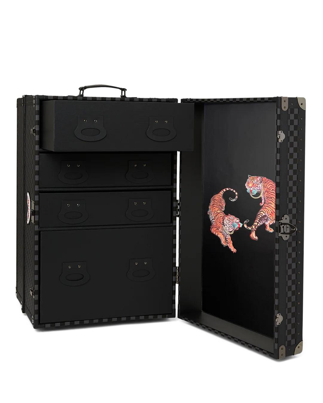 VANQUISH II WARDROBE TRUNK | Sprayground Everyday