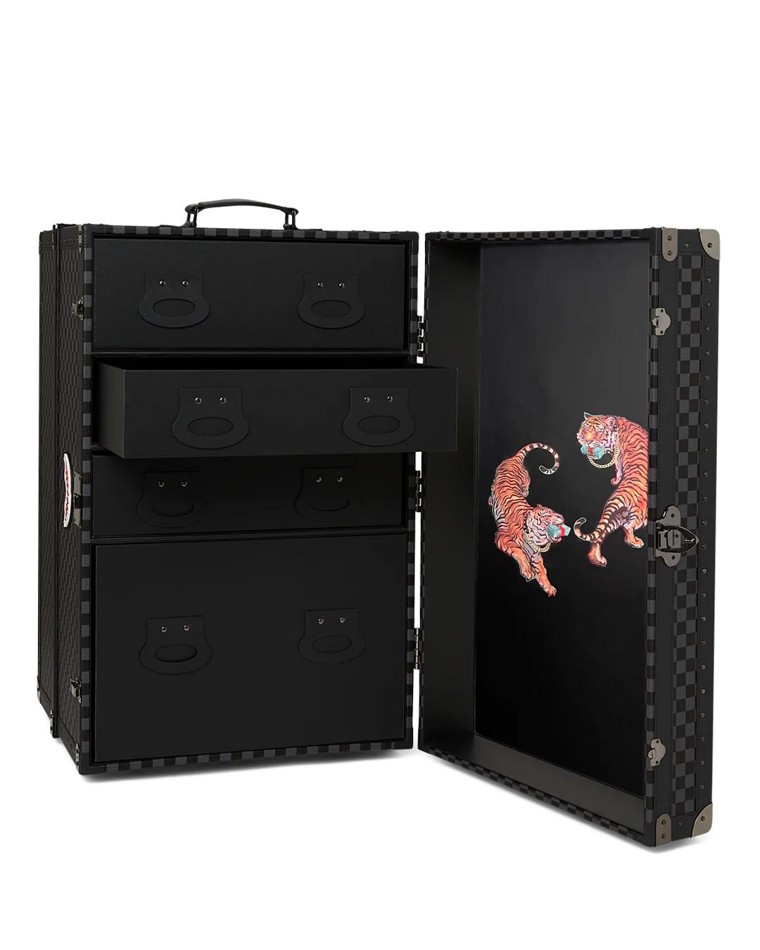 VANQUISH II WARDROBE TRUNK | Sprayground Everyday