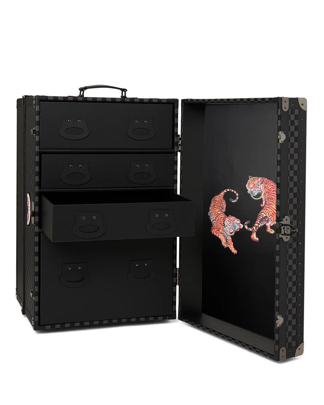 VANQUISH II WARDROBE TRUNK | Sprayground Everyday