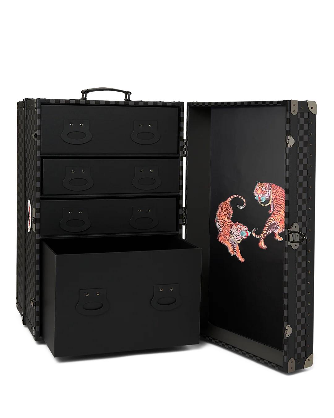 VANQUISH II WARDROBE TRUNK | Sprayground Everyday