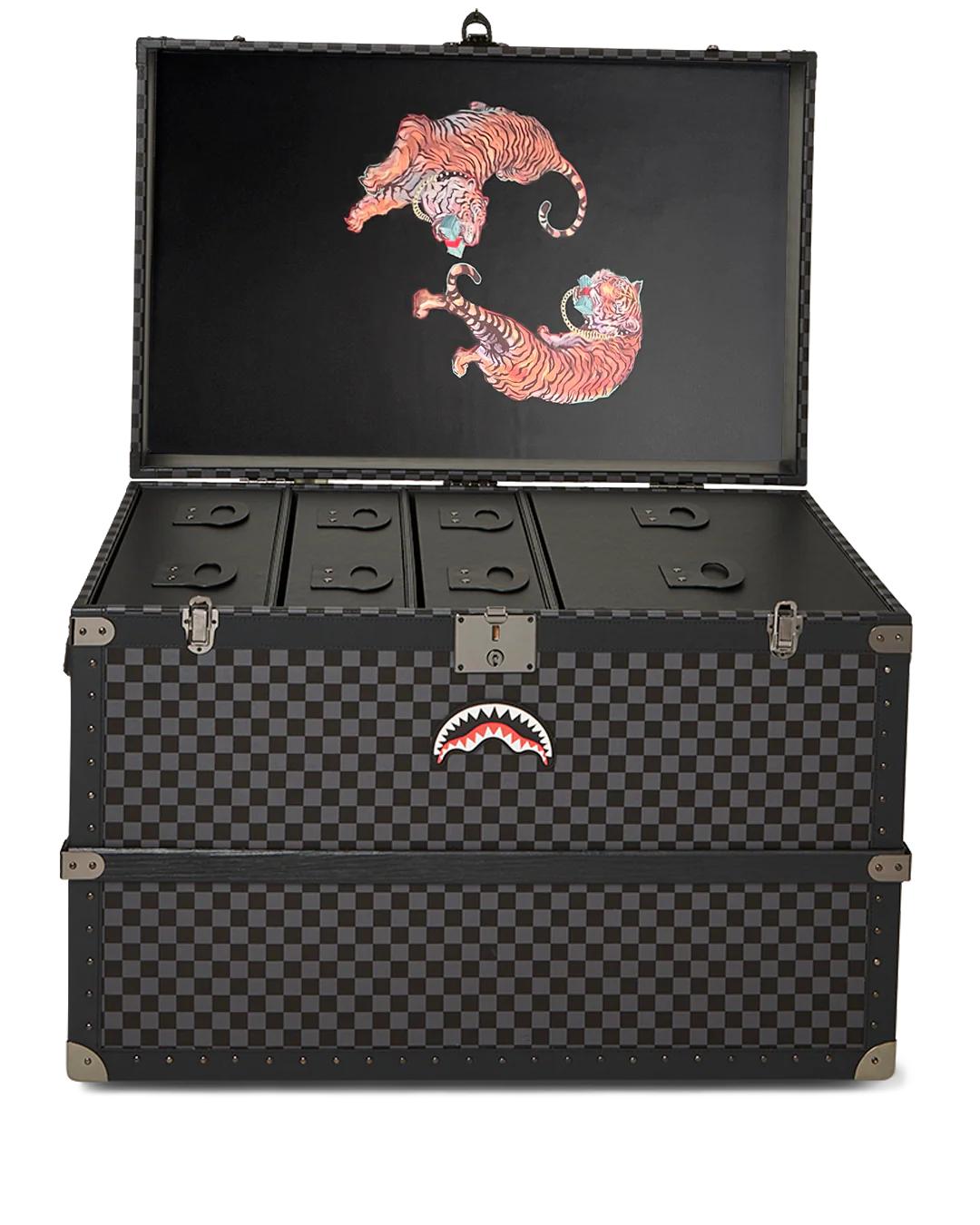 VANQUISH II WARDROBE TRUNK | Sprayground Everyday