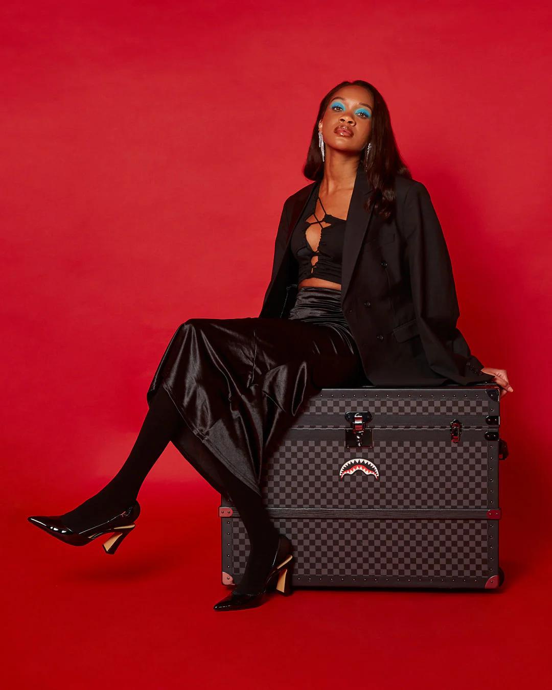 VANQUISH II WARDROBE TRUNK | Sprayground Everyday