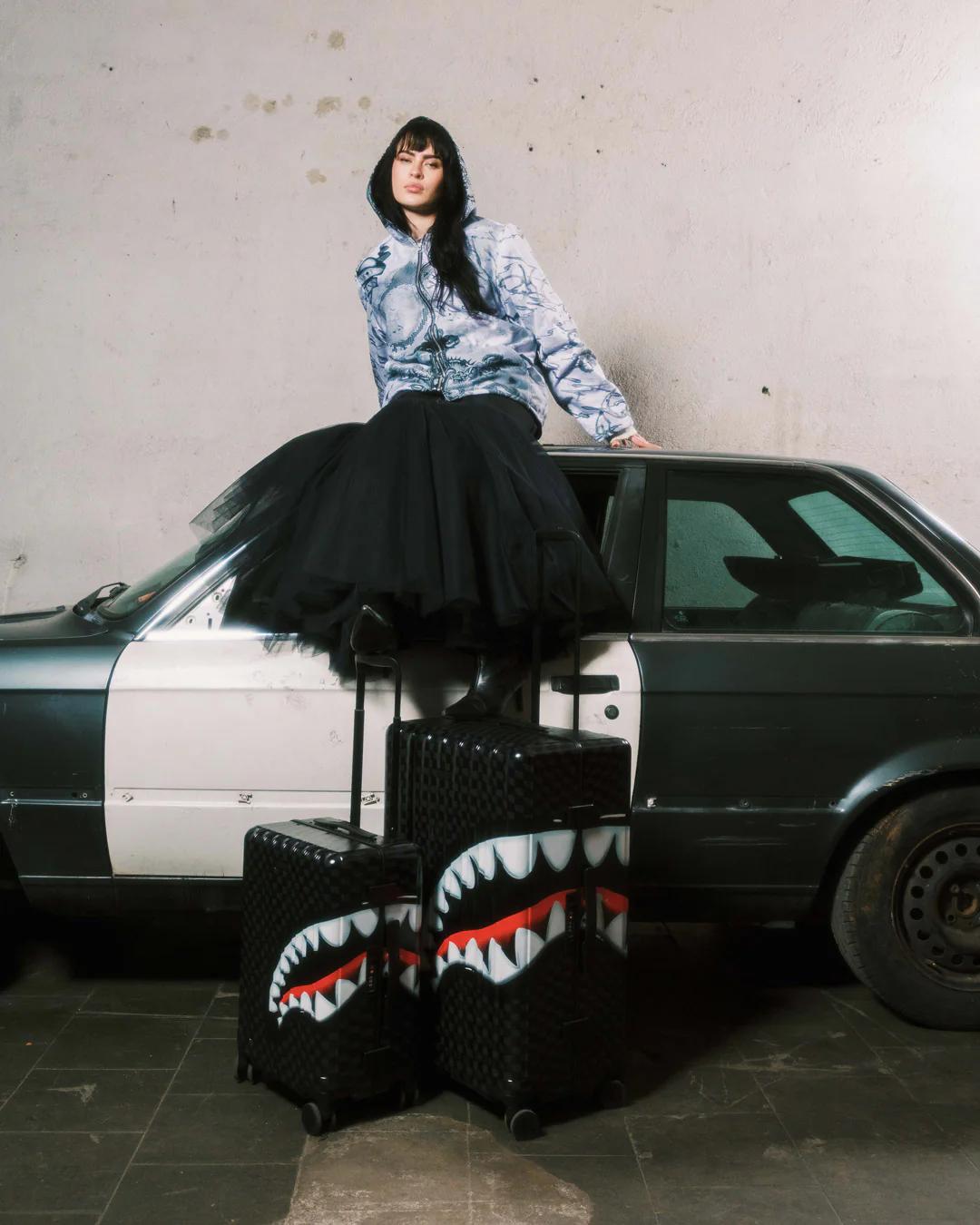 SHARKS IN PARIS HYPER PUFF FULL-SIZE LUGGAGE | Sprayground New