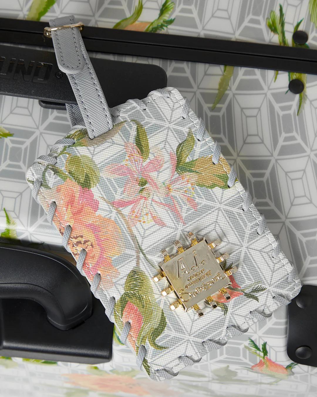 A.I. AFRICAN INTELLIGENCE ELEGANT ENERGY SHARKITECTURE FULL SIZE LUGGA | Sprayground Exclusive