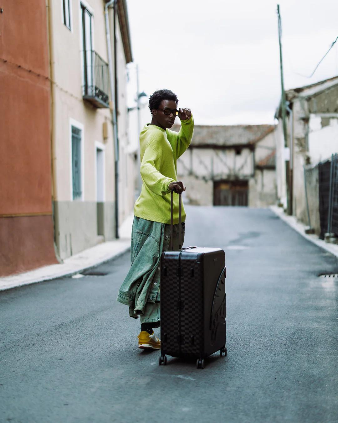 NIGHTSHARKS WORLDWIDE SHARKITECTURE FULL SIZE LUGGAGE | Sprayground Everyday