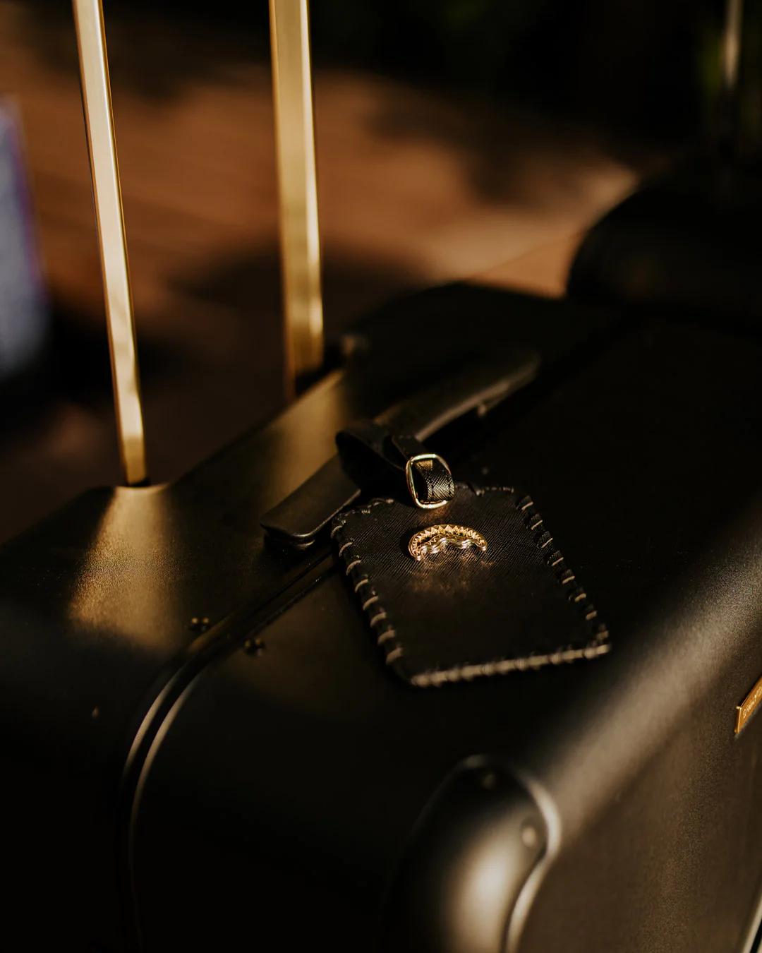 REALITY CHECK SHARKITECTURE FULL-SIZE JETBLACK LUGGAGE (GOLD HARDWARE) | Sprayground Latest