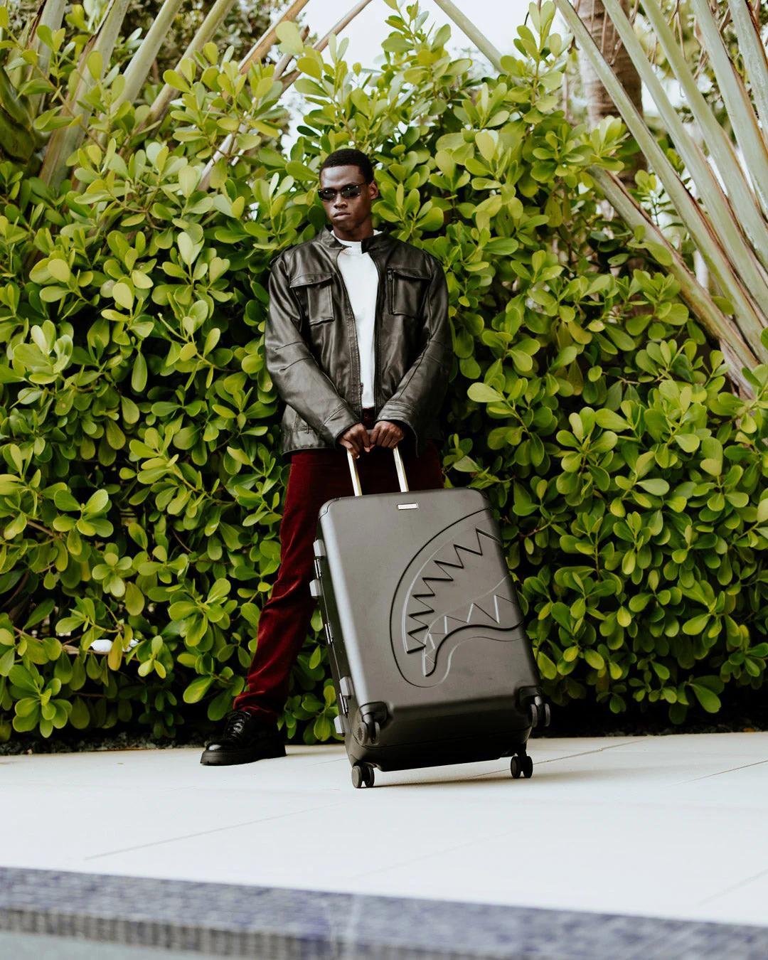 REALITY CHECK SHARKITECTURE FULL-SIZE JETBLACK LUGGAGE (GOLD HARDWARE) | Sprayground Latest