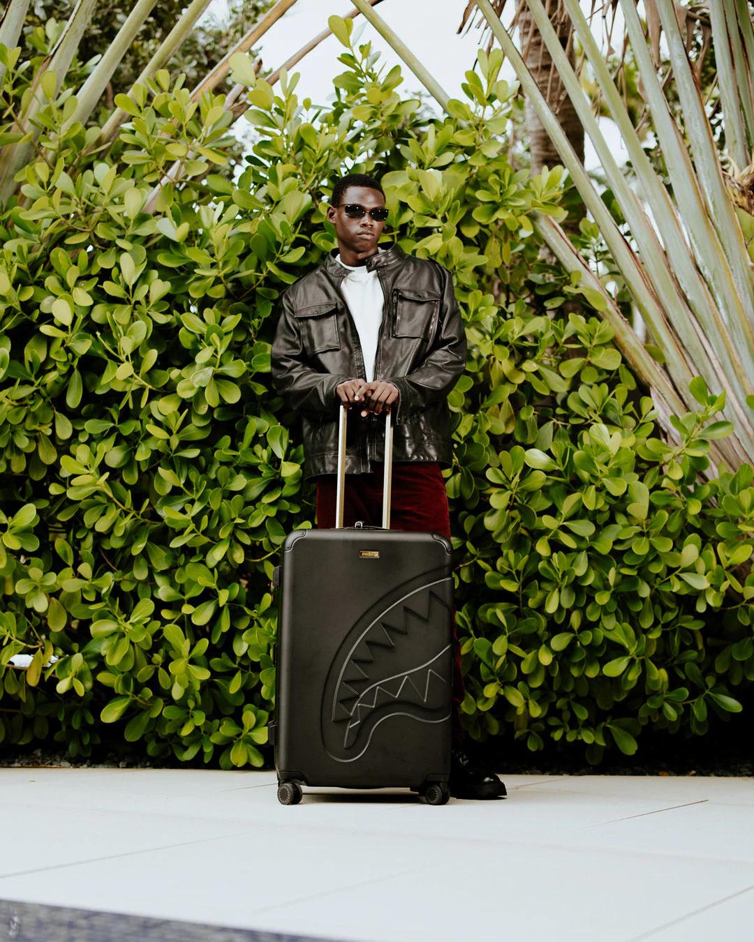 REALITY CHECK SHARKITECTURE FULL-SIZE JETBLACK LUGGAGE (GOLD HARDWARE) | Sprayground Latest