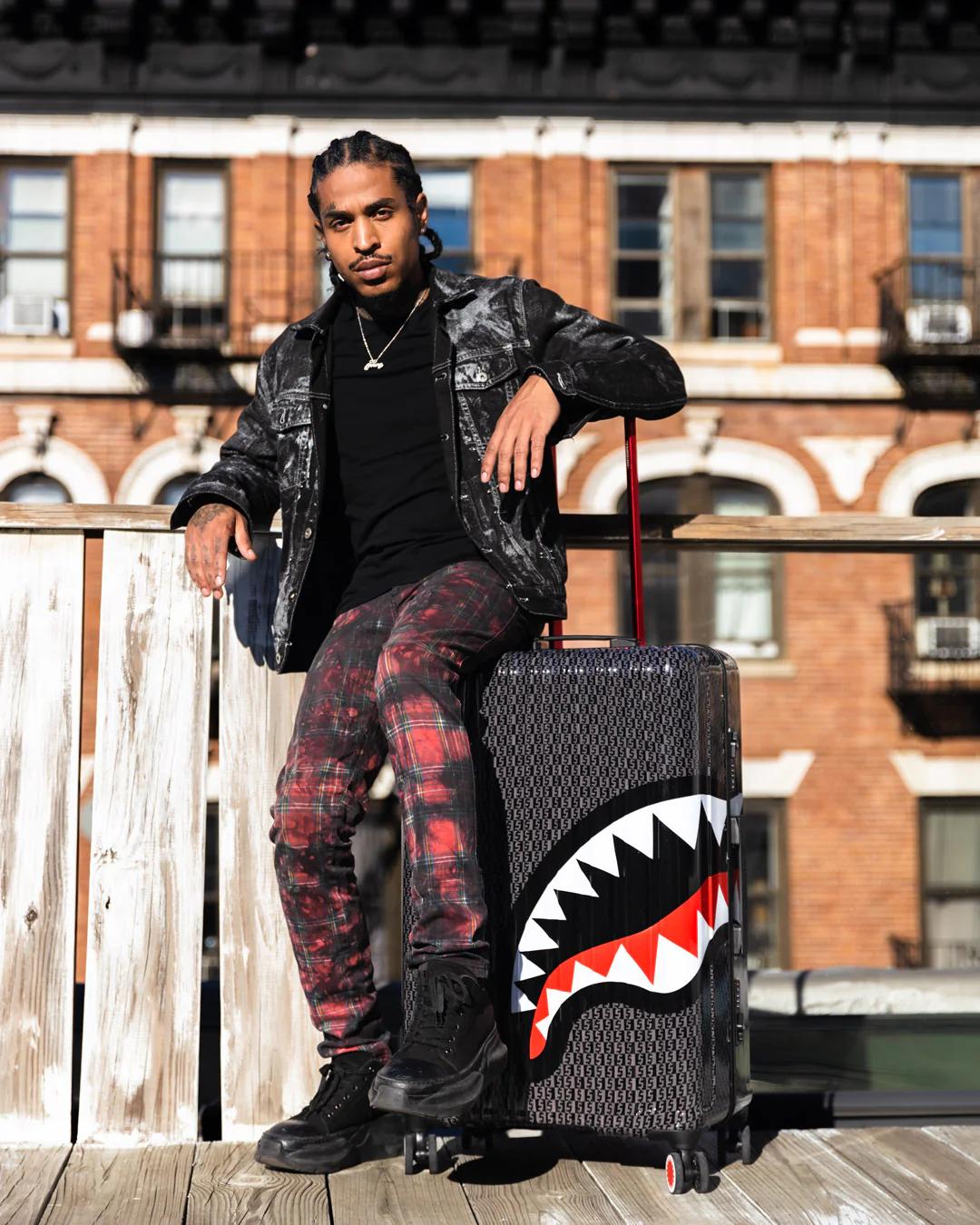 SPRAYGATTI REVV SHARKNAUTICS HARDSHELL FULL-SIZE LUGGAGE | Sprayground New