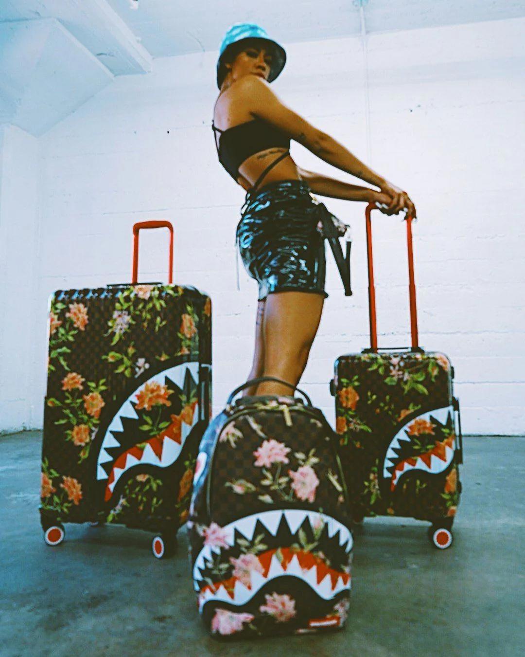 SHARKFLOWER 29.5” FULL-SIZE SHARKNAUTICS LUGGAGE | Sprayground Great Value