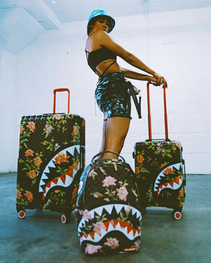 SHARKFLOWER 29.5” FULL-SIZE SHARKNAUTICS LUGGAGE | Sprayground Great Value