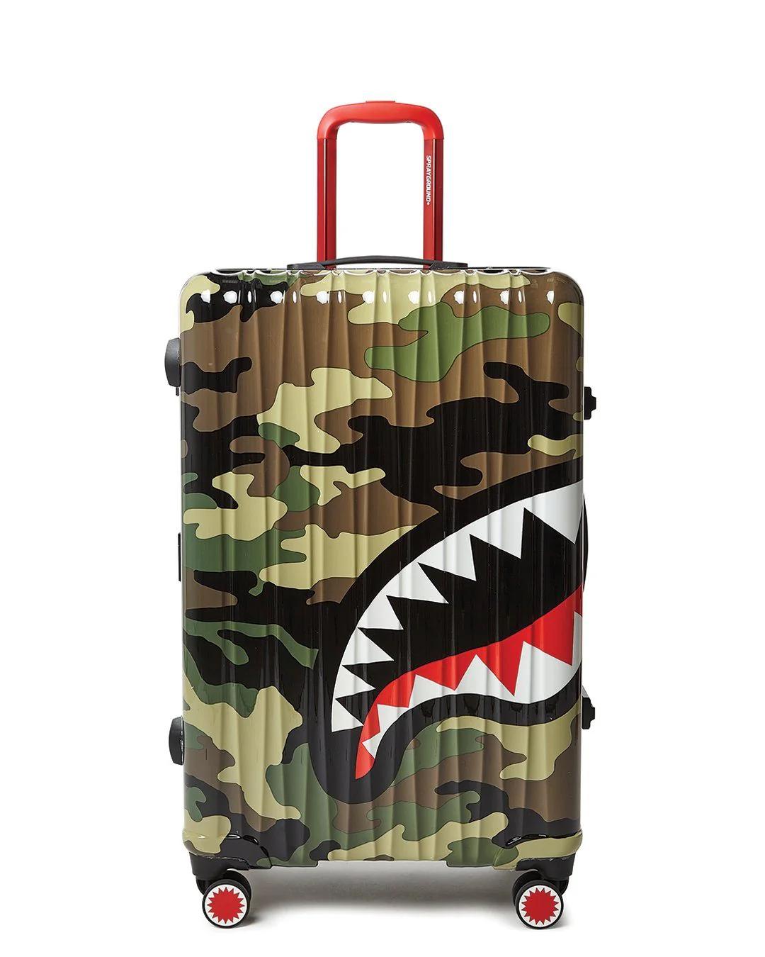 SHARKNAUTICS (CAMO) 29.5” FULL-SIZE LUGGAGE | Sprayground Premium