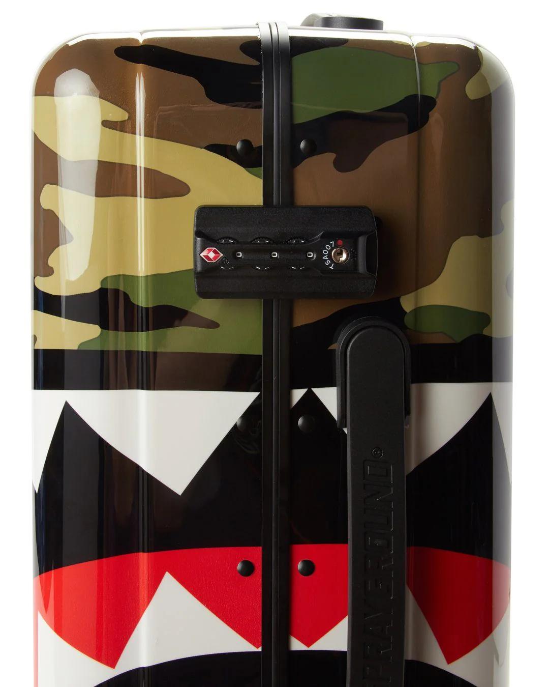 SHARKNAUTICS (CAMO) 29.5” FULL-SIZE LUGGAGE | Sprayground Premium