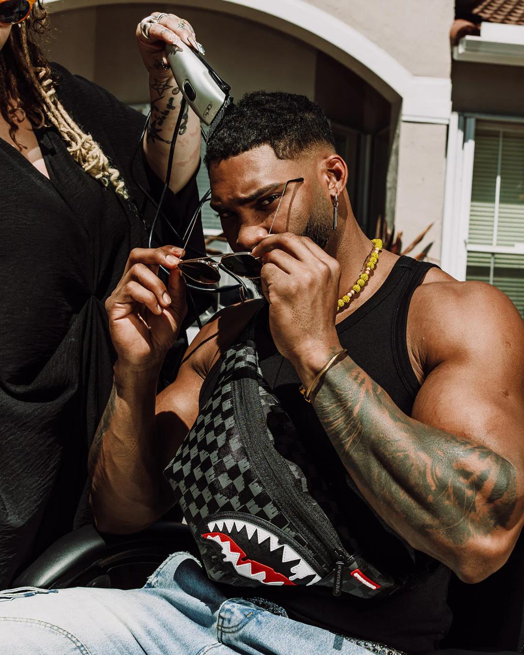 SHARKS IN PARIS THUNDERDRIP SAVVY CROSSBODY | Sprayground Everyday