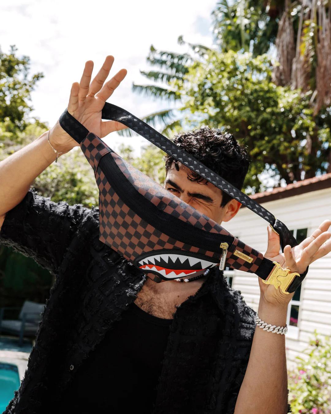 SAWTOOTH SHARKS IN PARIS SAVVY CROSSBODY | Sprayground Great Value
