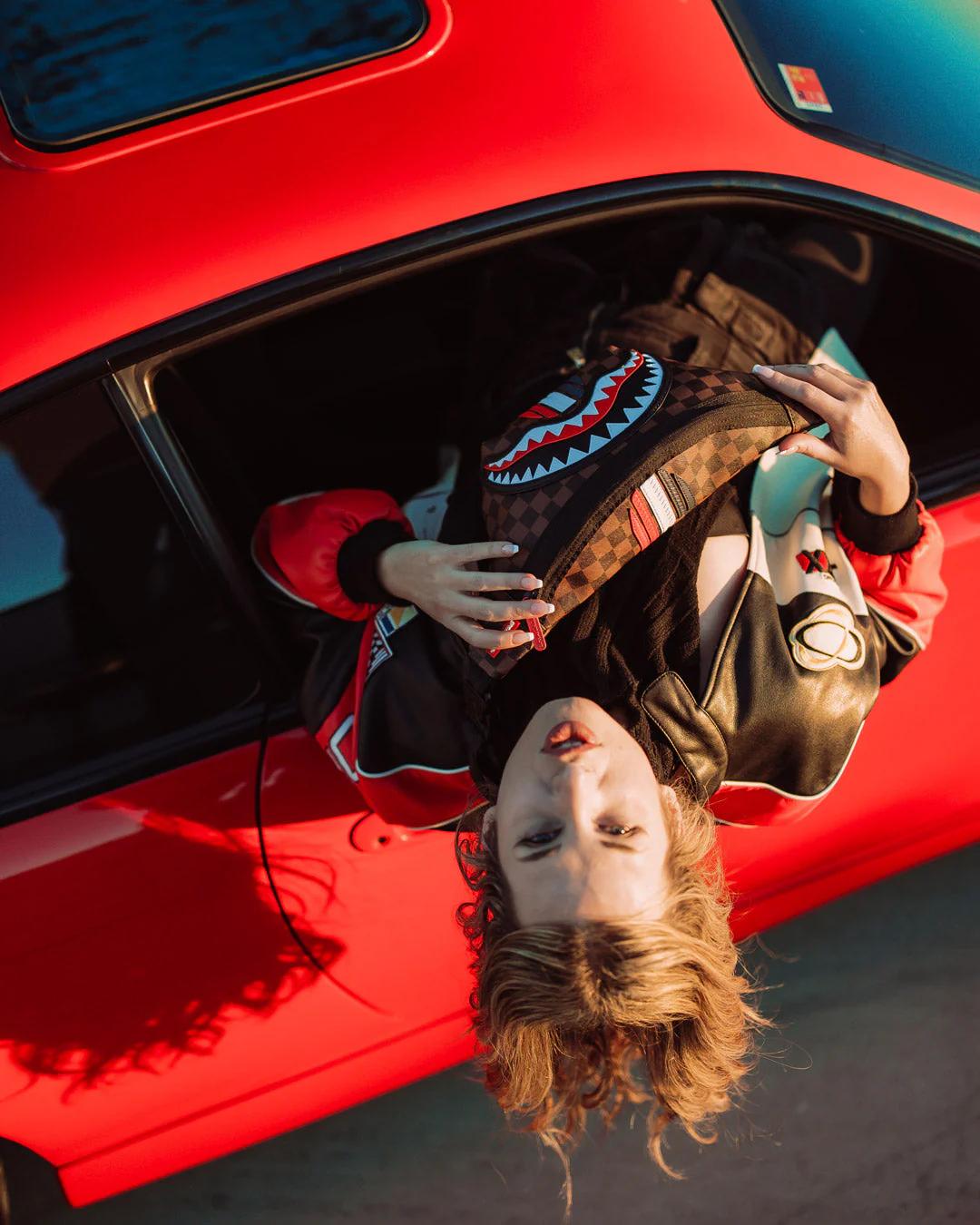 SHARKS IN PARIS GT SAVVY CROSSBODY | Sprayground Classic
