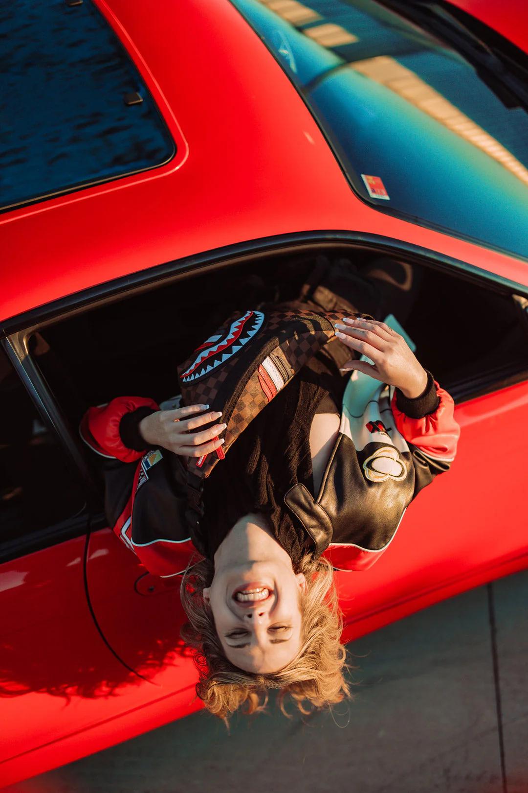 SHARKS IN PARIS GT SAVVY CROSSBODY | Sprayground Classic