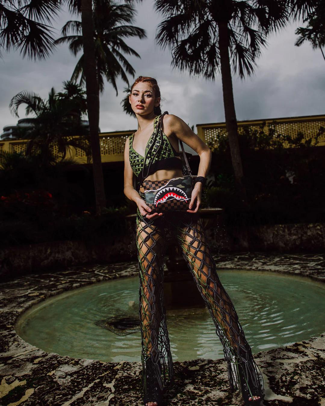 UNSTOPPABLE ENDEAVORS III CROSSOVER CLUTCH | Sprayground Essential